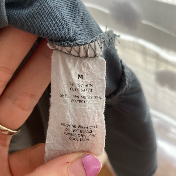 grey short sleeve top size medium - Picture 2 of 4